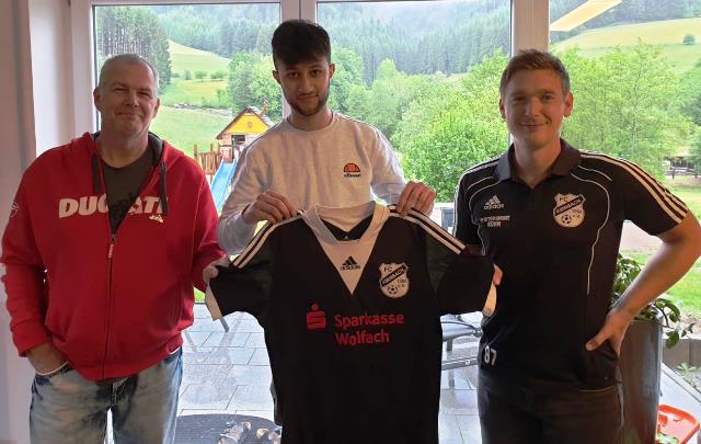 Sitki Alakus in mittem seines neuen Trainerteams